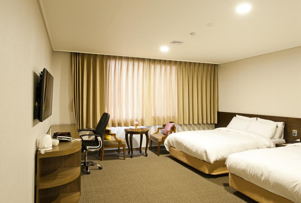 Jeonju Yeonghwa Hotel Room photo