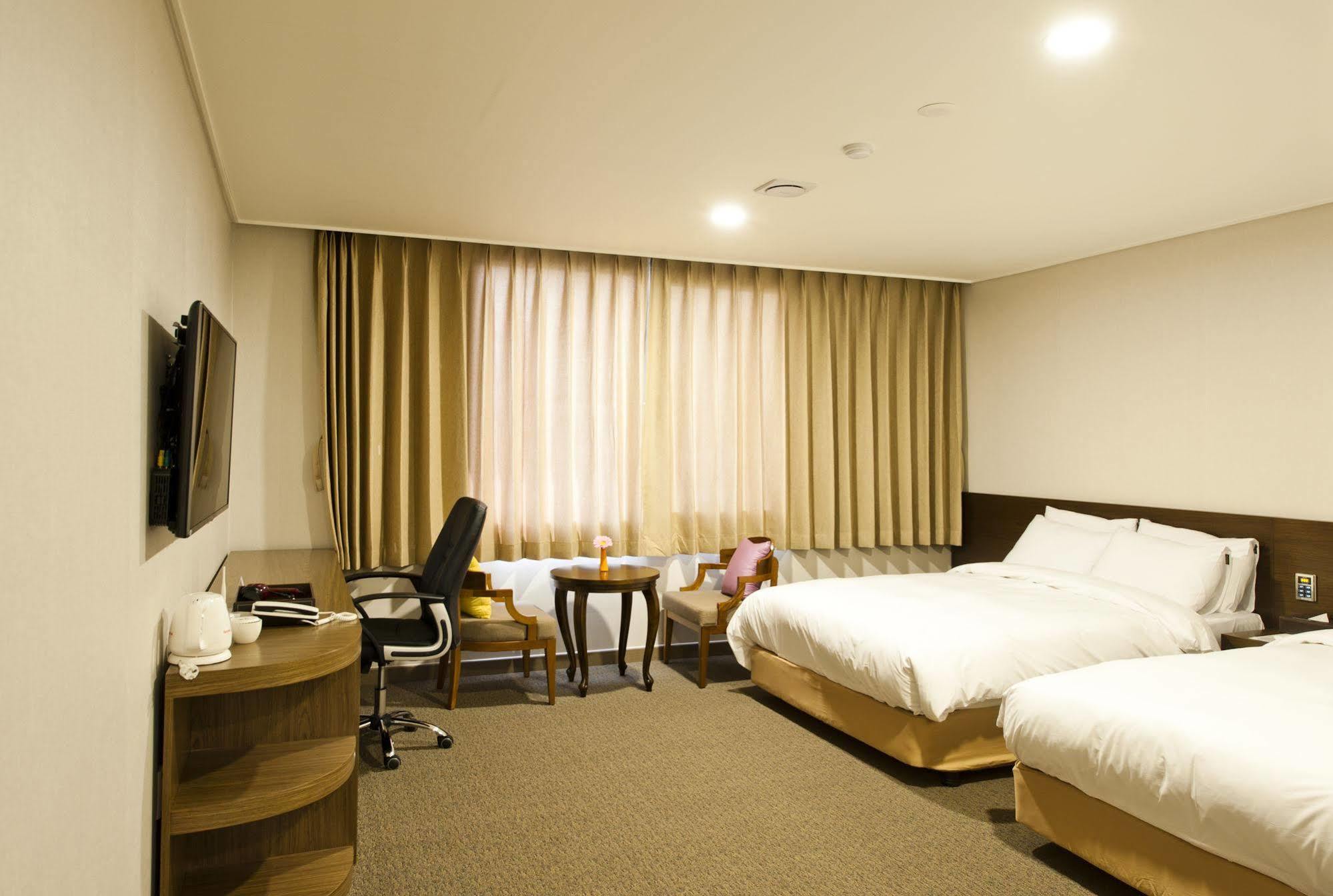 Jeonju Yeonghwa Hotel Exterior photo